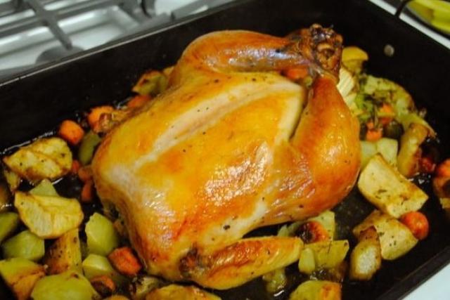 Как приготовить курицу с картошкой в духовке по пошаговому рецепту с фото