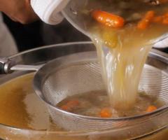 How to cook clear chicken broth correctly
