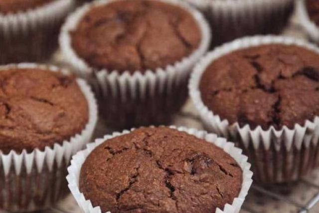 Resep klasik untuk muffin coklat yang lezat
