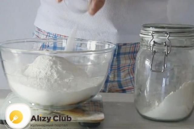 วิธีทำขนมปังแสนอร่อยในเครื่องทำขนมปังโดยใช้สูตรทีละขั้นตอนพร้อมรูปถ่าย