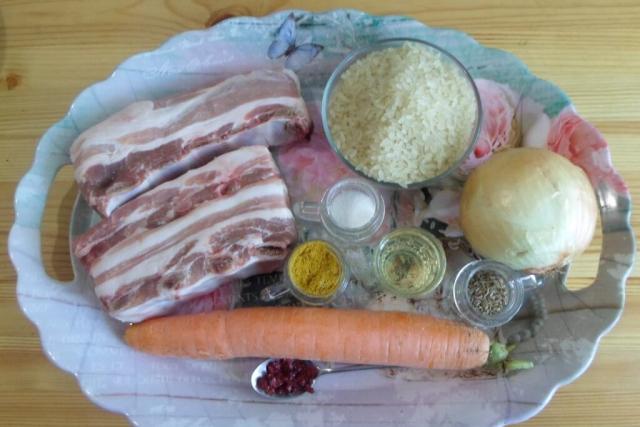 Pilaf dengan iga (babi): resep dan detail memasak Pilaf dari iga babi dalam wajan